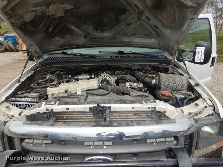 image for item DC0411 2002 Ford F550 Super Duty XL service truck with crane