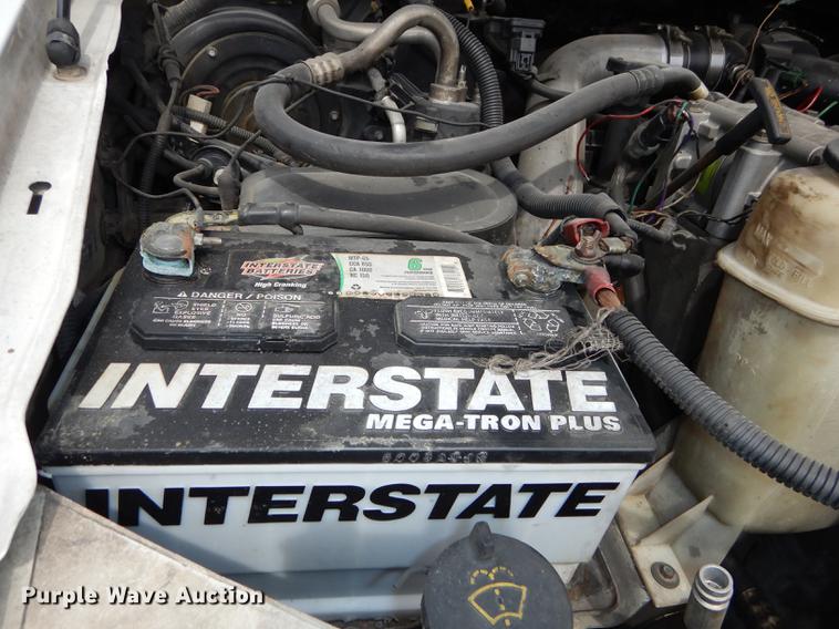 image for item DC0411 2002 Ford F550 Super Duty XL service truck with crane