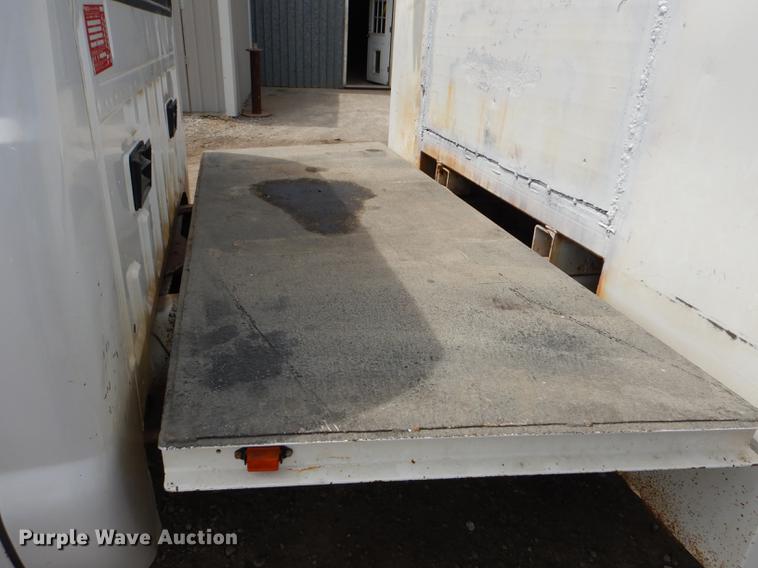 image for item DC0411 2002 Ford F550 Super Duty XL service truck with crane