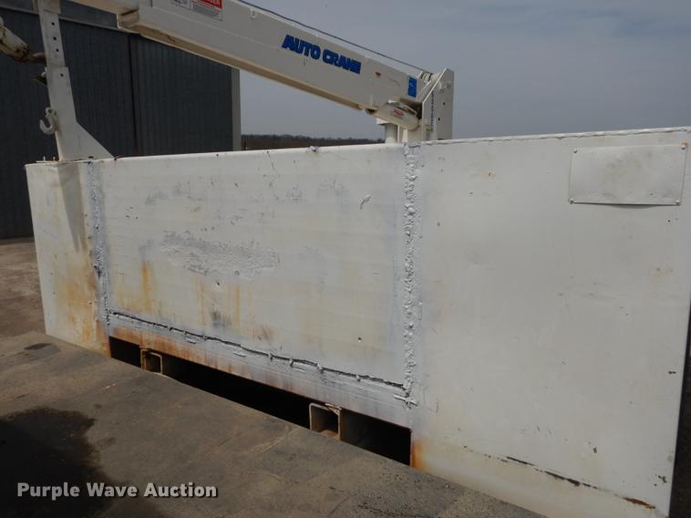 image for item DC0411 2002 Ford F550 Super Duty XL service truck with crane