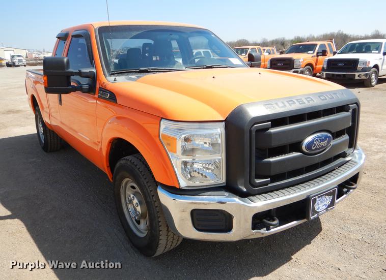 image for item DC2281 2013 Ford F250 Super Duty XL SuperCab pickup truck