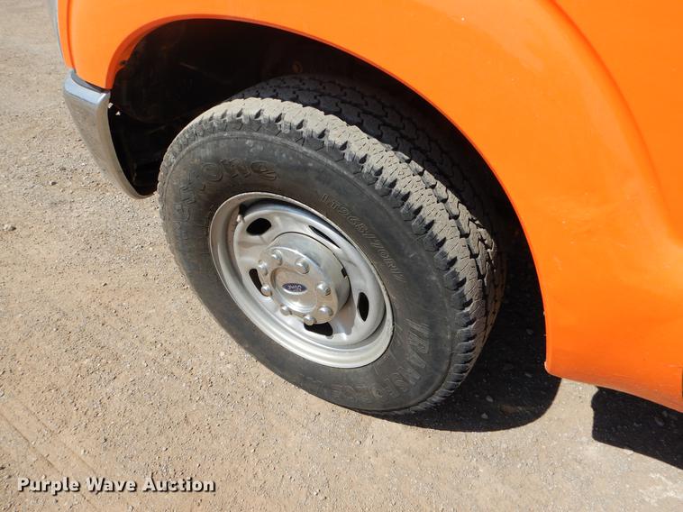 image for item DC2281 2013 Ford F250 Super Duty XL SuperCab pickup truck