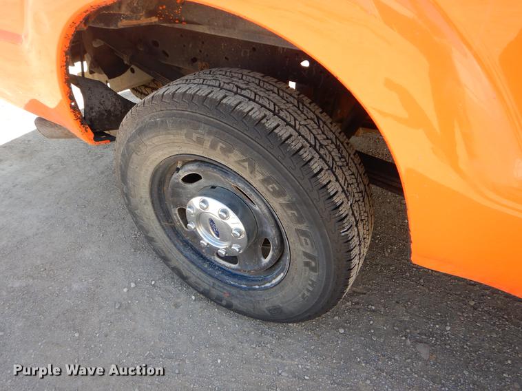 image for item DC2282 2013 Ford F250 Super Duty XL SuperCab pickup truck