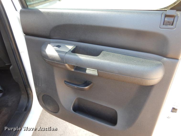 image for item DC2283 2013 Chevrolet Silverado 1500 Crew Cab pickup truck