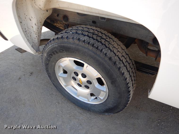 image for item DC2283 2013 Chevrolet Silverado 1500 Crew Cab pickup truck