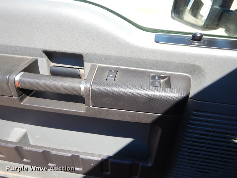 image for item DC2286 2012 Ford F250 Super Duty SuperCab pickup truck