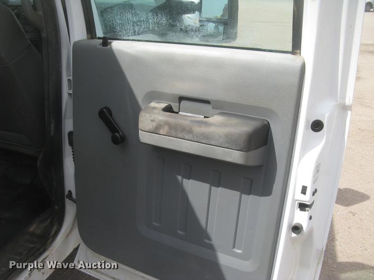 image for item DC2296 2011 Ford F250 Super Duty XL Crew Cab pickup truck