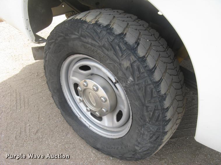 image for item DC2296 2011 Ford F250 Super Duty XL Crew Cab pickup truck