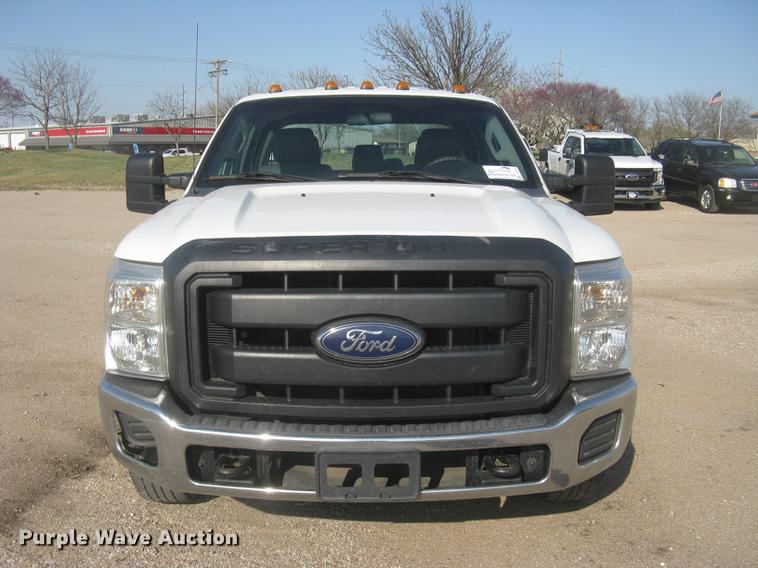 image for item DC2302 2013 Ford F350 Super Duty XL Crew Cab pickup truck