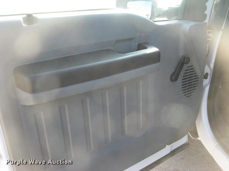 image for item DC2302 2013 Ford F350 Super Duty XL Crew Cab pickup truck