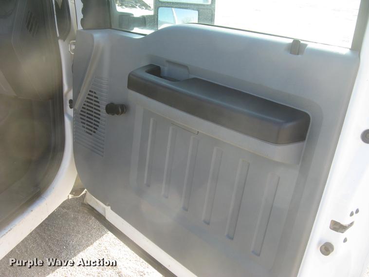 image for item DC2302 2013 Ford F350 Super Duty XL Crew Cab pickup truck