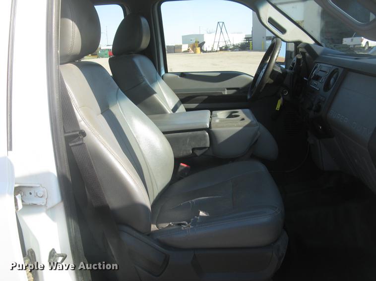 image for item DC2302 2013 Ford F350 Super Duty XL Crew Cab pickup truck