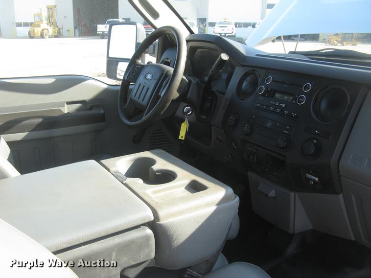 image for item DC2302 2013 Ford F350 Super Duty XL Crew Cab pickup truck