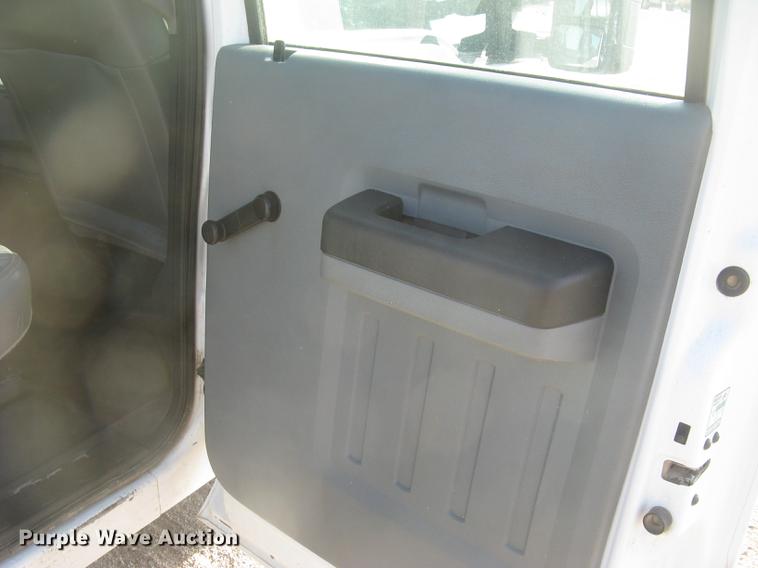 image for item DC2302 2013 Ford F350 Super Duty XL Crew Cab pickup truck