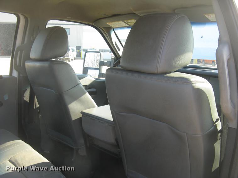 image for item DC2302 2013 Ford F350 Super Duty XL Crew Cab pickup truck