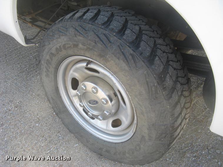 image for item DC2302 2013 Ford F350 Super Duty XL Crew Cab pickup truck