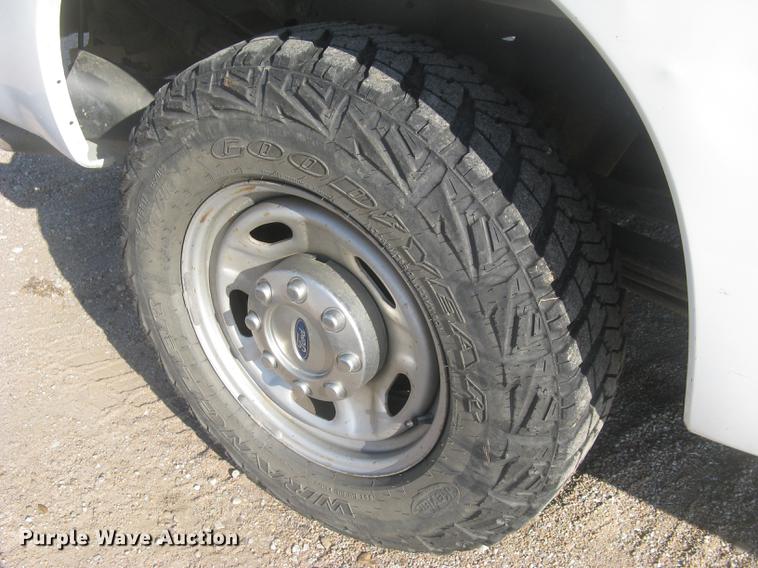 image for item DC2302 2013 Ford F350 Super Duty XL Crew Cab pickup truck