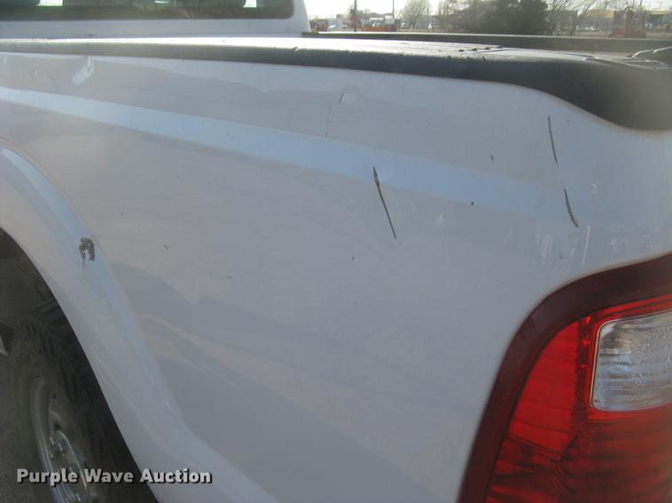 image for item DC2302 2013 Ford F350 Super Duty XL Crew Cab pickup truck