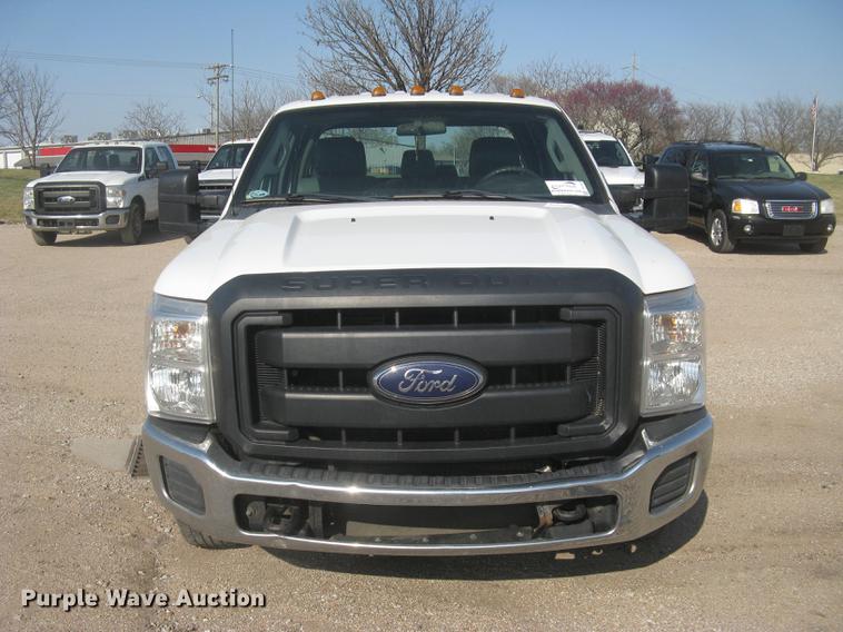image for item DC2303 2013 Ford F350 Super Duty XL Crew Cab pickup truck