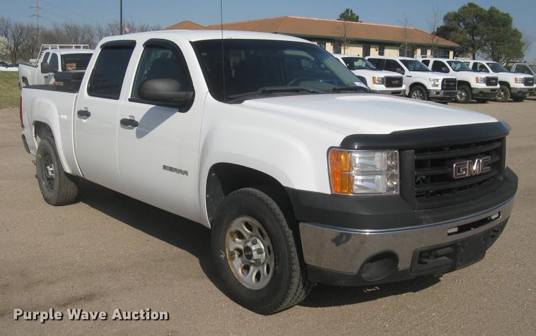 image for item DC2304 2010 GMC Sierra 1500 Crew Cab pickup truck