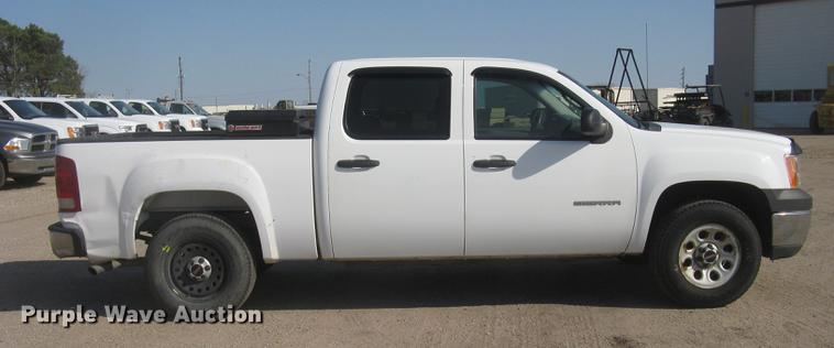 image for item DC2304 2010 GMC Sierra 1500 Crew Cab pickup truck