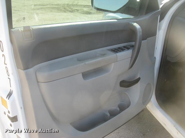 image for item DC2304 2010 GMC Sierra 1500 Crew Cab pickup truck