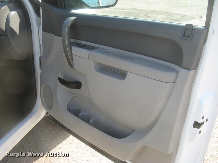 image for item DC2304 2010 GMC Sierra 1500 Crew Cab pickup truck