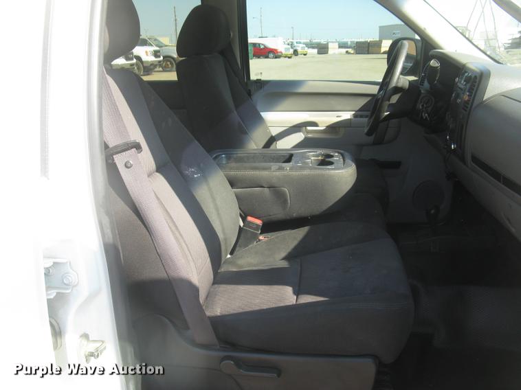 image for item DC2304 2010 GMC Sierra 1500 Crew Cab pickup truck