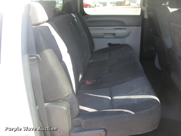 image for item DC2304 2010 GMC Sierra 1500 Crew Cab pickup truck