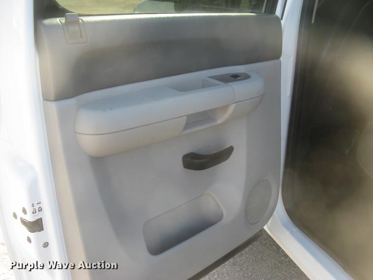 image for item DC2304 2010 GMC Sierra 1500 Crew Cab pickup truck