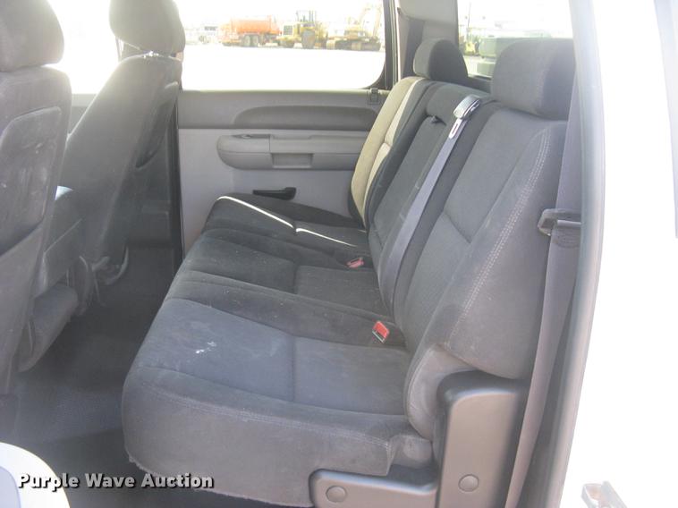 image for item DC2304 2010 GMC Sierra 1500 Crew Cab pickup truck