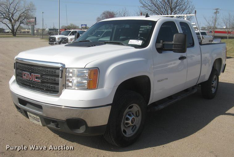 image for item DC2305 2012 GMC Sierra 2500HD Ext. Cab pickup truck