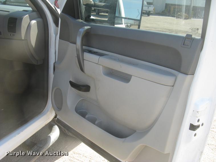 image for item DC2305 2012 GMC Sierra 2500HD Ext. Cab pickup truck