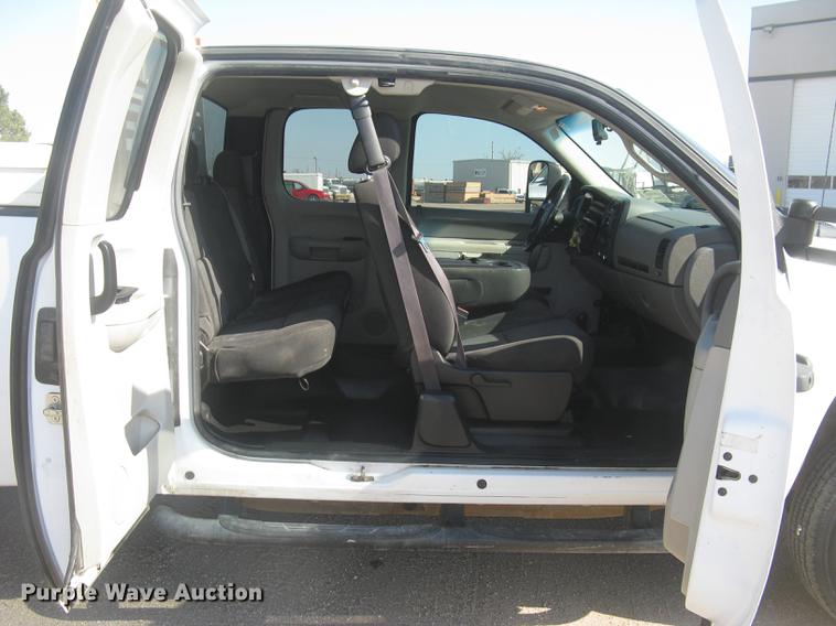 image for item DC2305 2012 GMC Sierra 2500HD Ext. Cab pickup truck