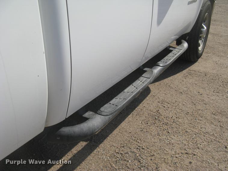 image for item DC2305 2012 GMC Sierra 2500HD Ext. Cab pickup truck