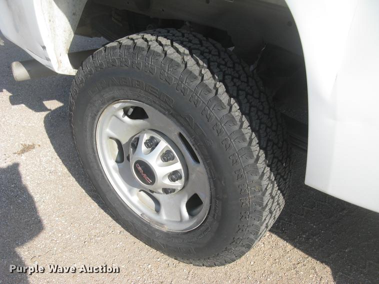 image for item DC2305 2012 GMC Sierra 2500HD Ext. Cab pickup truck