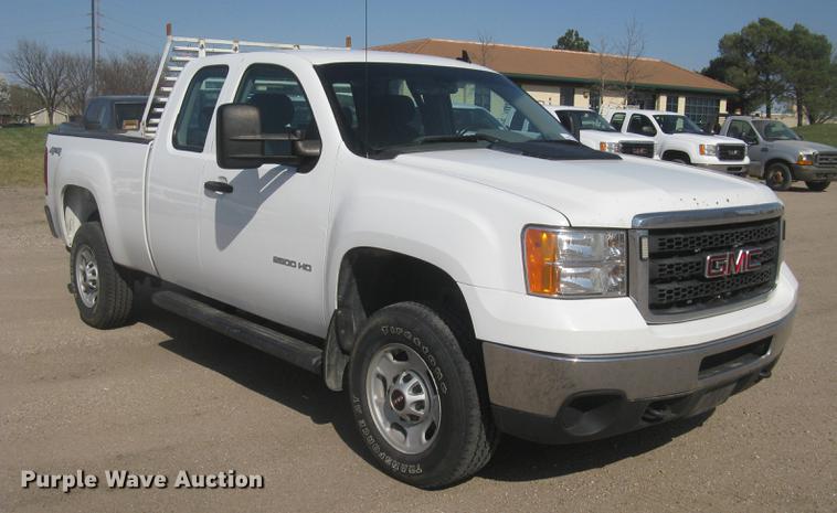 image for item DC2306 2013 GMC Sierra 2500HD Ext. Cab pickup truck