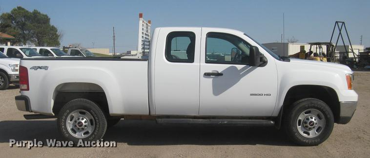 image for item DC2306 2013 GMC Sierra 2500HD Ext. Cab pickup truck
