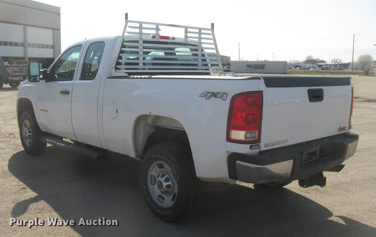 image for item DC2306 2013 GMC Sierra 2500HD Ext. Cab pickup truck