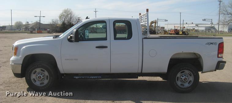 image for item DC2306 2013 GMC Sierra 2500HD Ext. Cab pickup truck