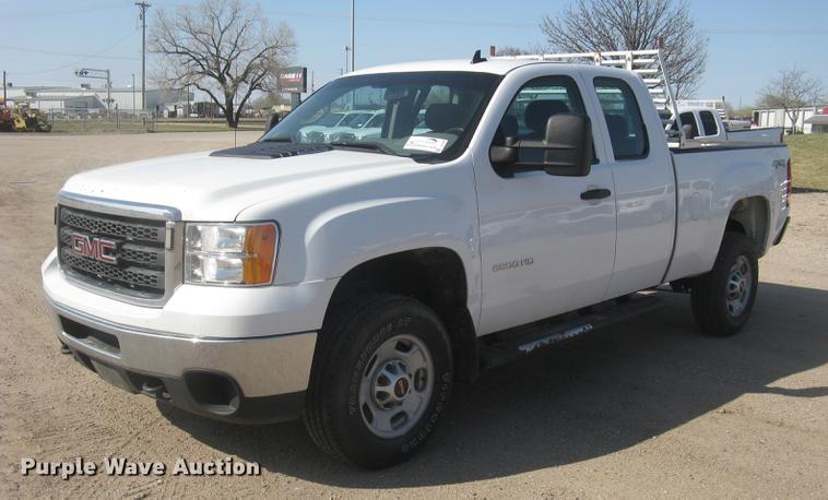 image for item DC2306 2013 GMC Sierra 2500HD Ext. Cab pickup truck