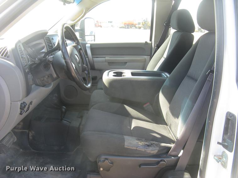 image for item DC2306 2013 GMC Sierra 2500HD Ext. Cab pickup truck