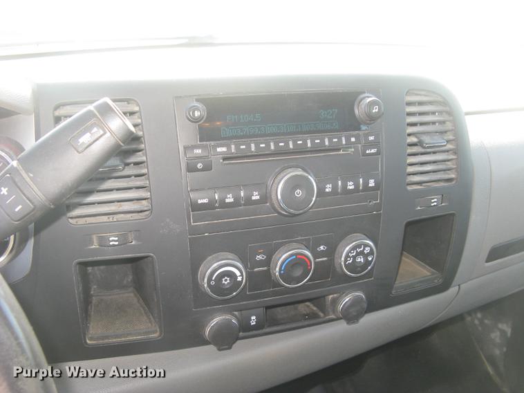 image for item DC2306 2013 GMC Sierra 2500HD Ext. Cab pickup truck