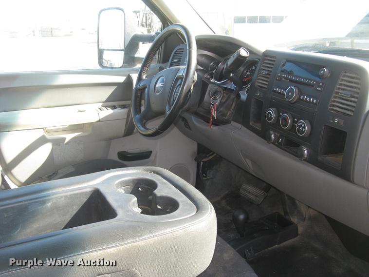 image for item DC2306 2013 GMC Sierra 2500HD Ext. Cab pickup truck