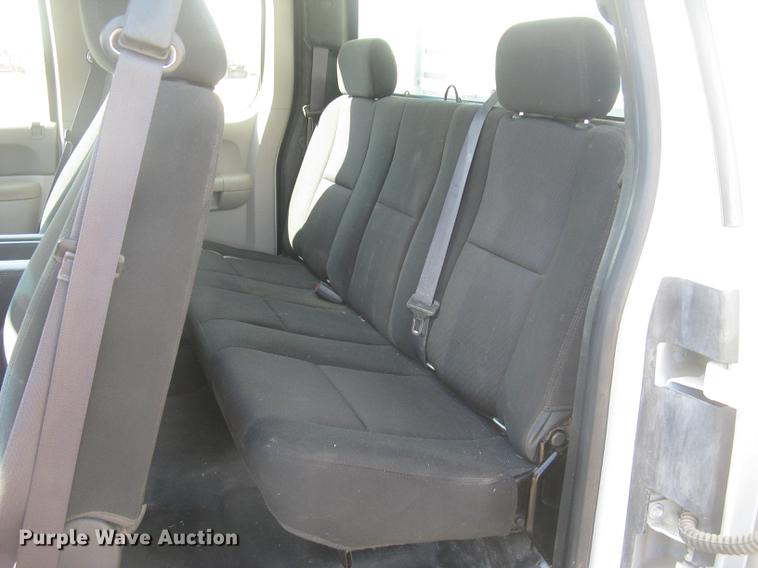 image for item DC2306 2013 GMC Sierra 2500HD Ext. Cab pickup truck