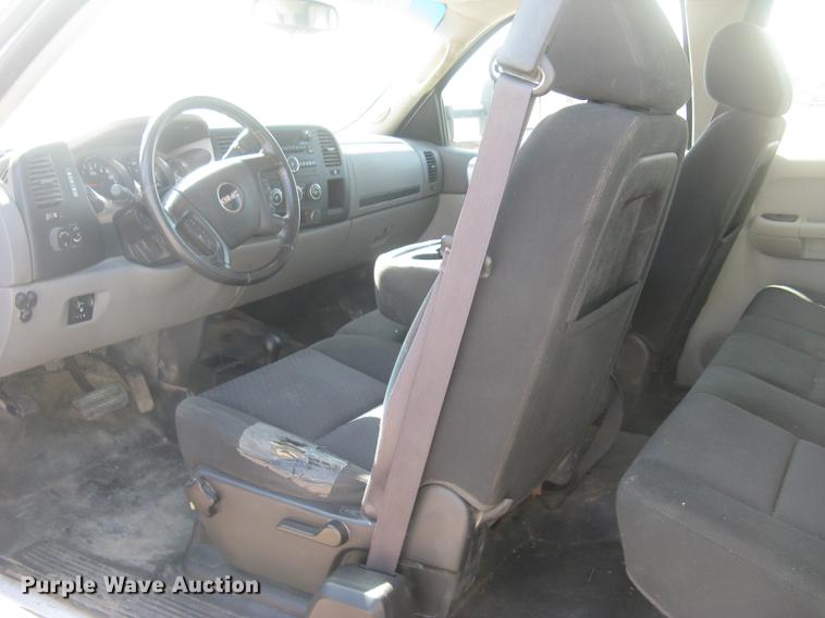 image for item DC2306 2013 GMC Sierra 2500HD Ext. Cab pickup truck