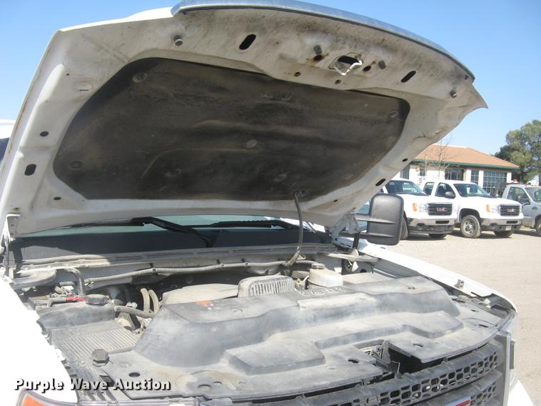 image for item DC2306 2013 GMC Sierra 2500HD Ext. Cab pickup truck