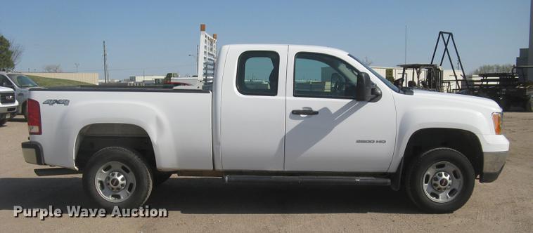 image for item DC2307 2013 GMC Sierra 2500HD Ext. Cab pickup truck