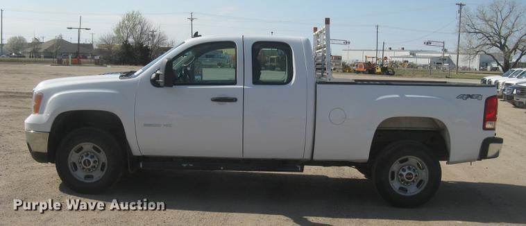 image for item DC2307 2013 GMC Sierra 2500HD Ext. Cab pickup truck