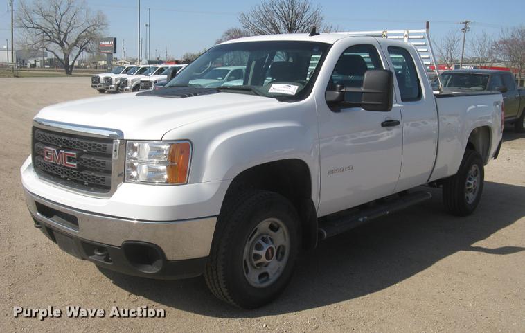 image for item DC2307 2013 GMC Sierra 2500HD Ext. Cab pickup truck
